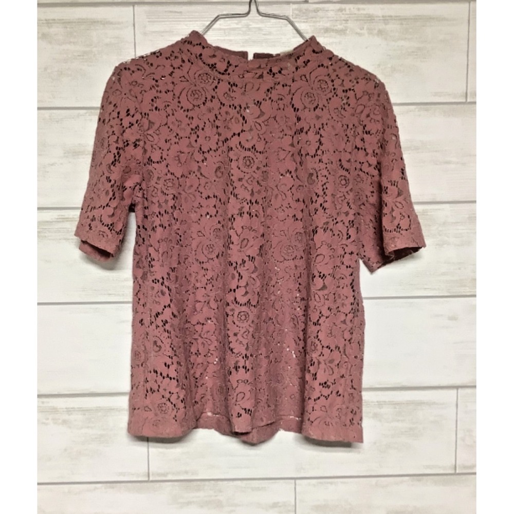 Loft Outlet Petite Top Size Small Rose color lace